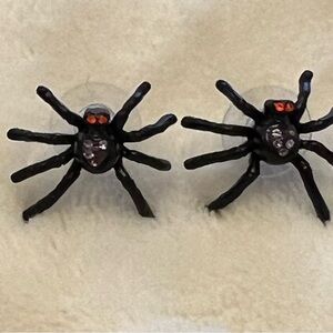 Betsey Johnson Spider Post Earrings 🕷️
